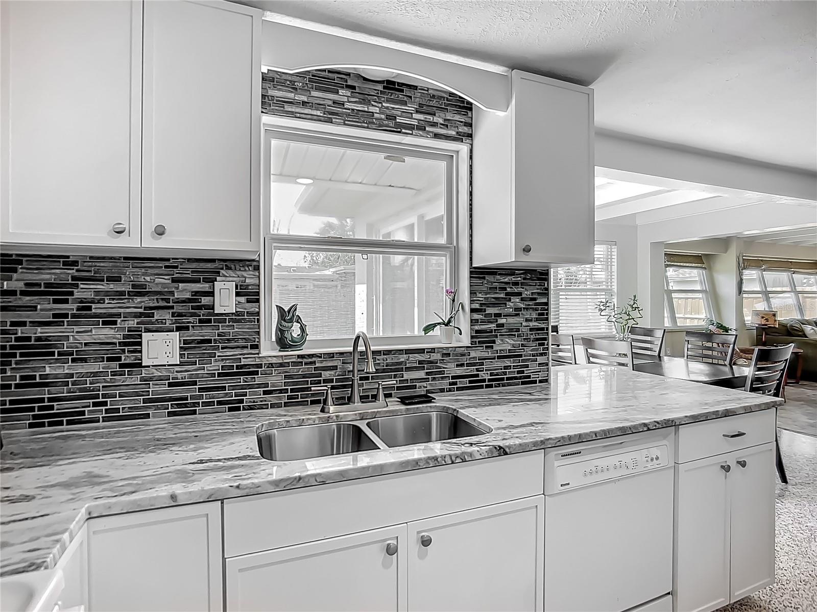 Image 18 of 47 For 2108 Lee Lane