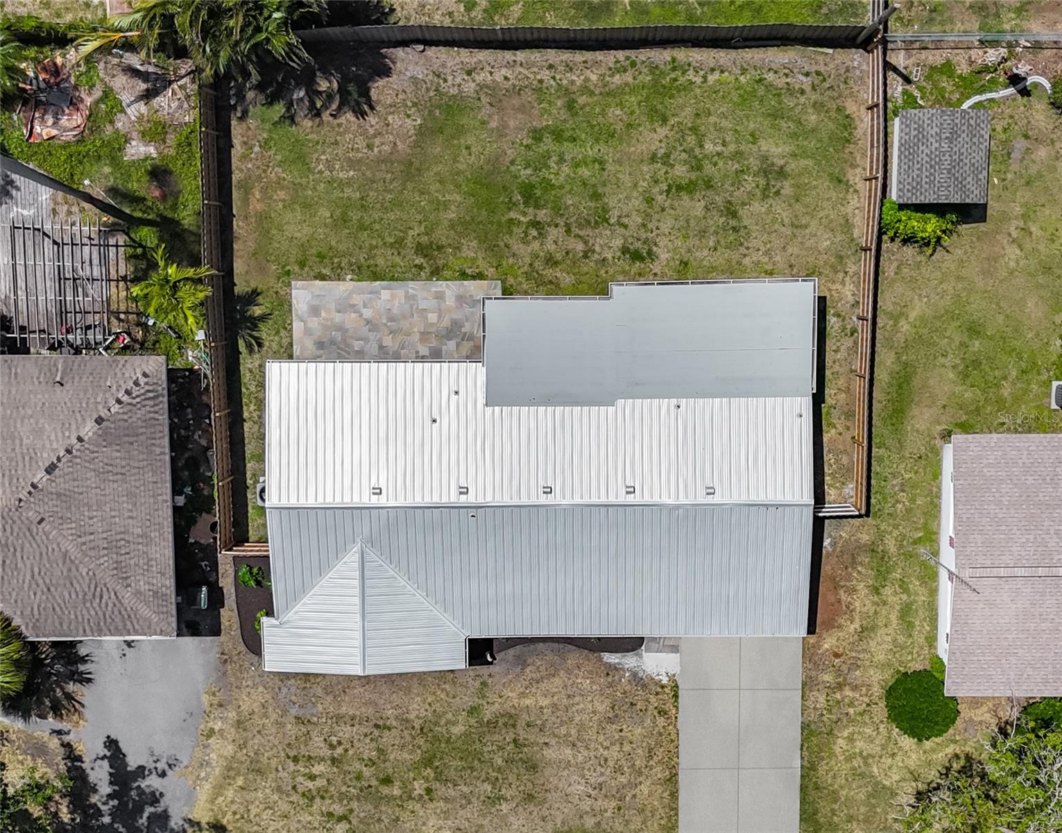 Image 2 of 47 For 2108 Lee Lane