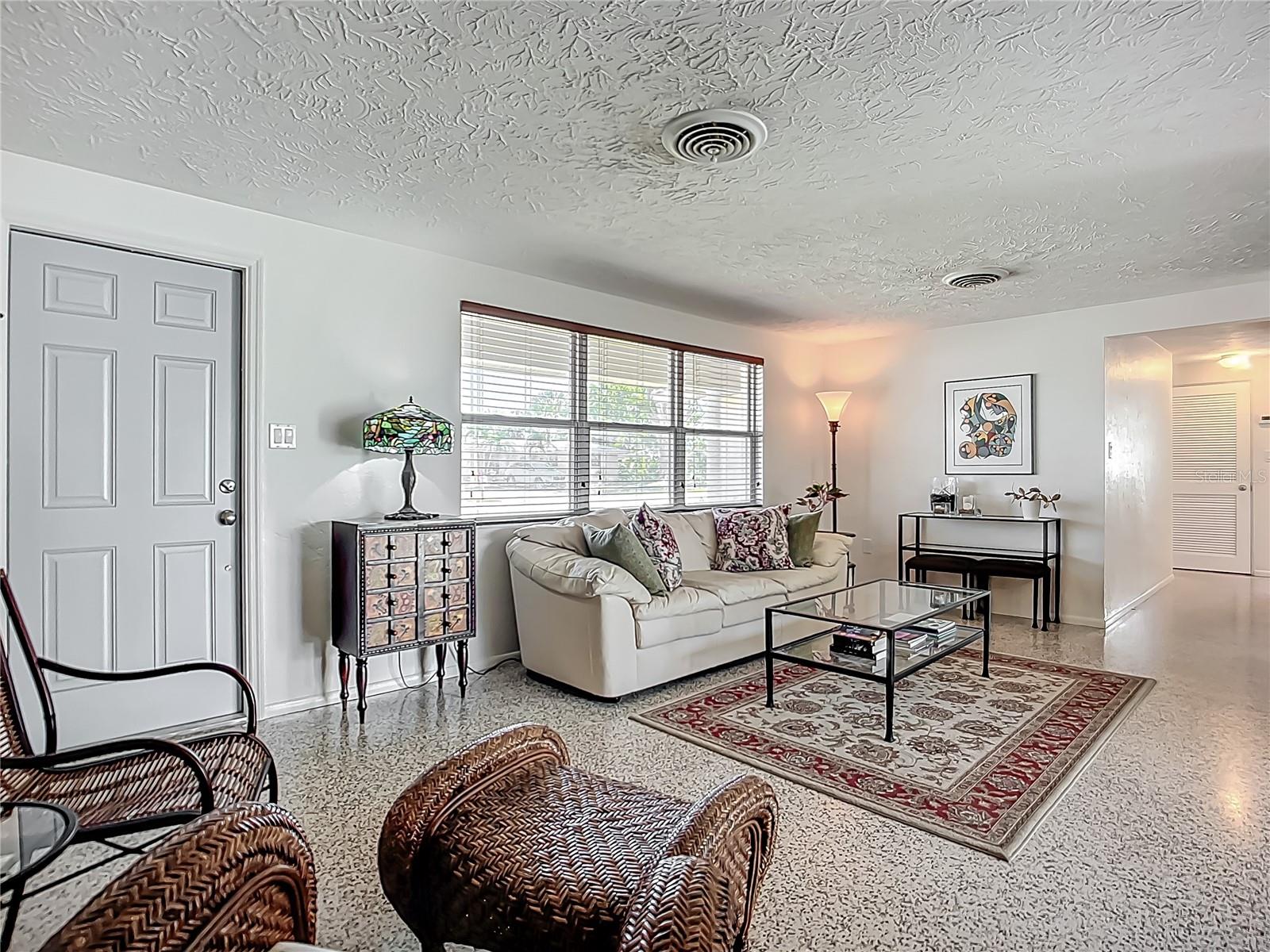 Image 8 of 47 For 2108 Lee Lane