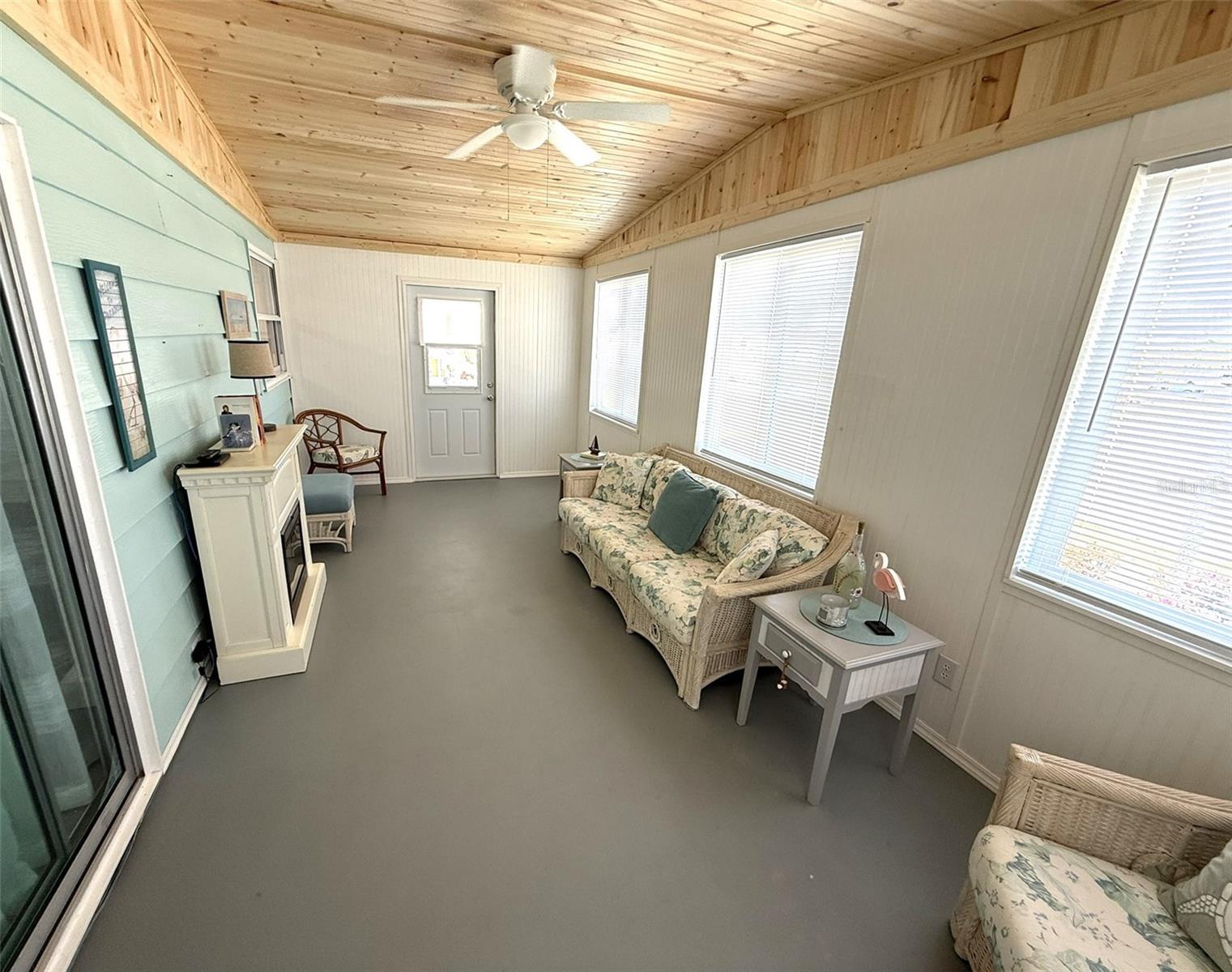 Image 18 of 52 For 175 Palm Harbor Drive