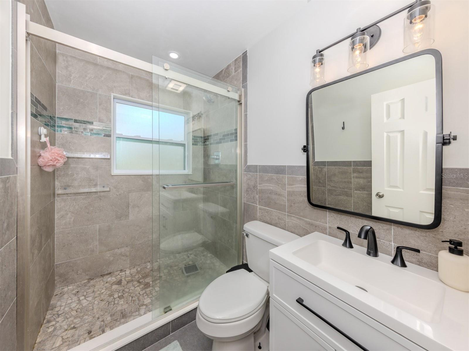 Image 10 of 50 For 929 Cypress Avenue