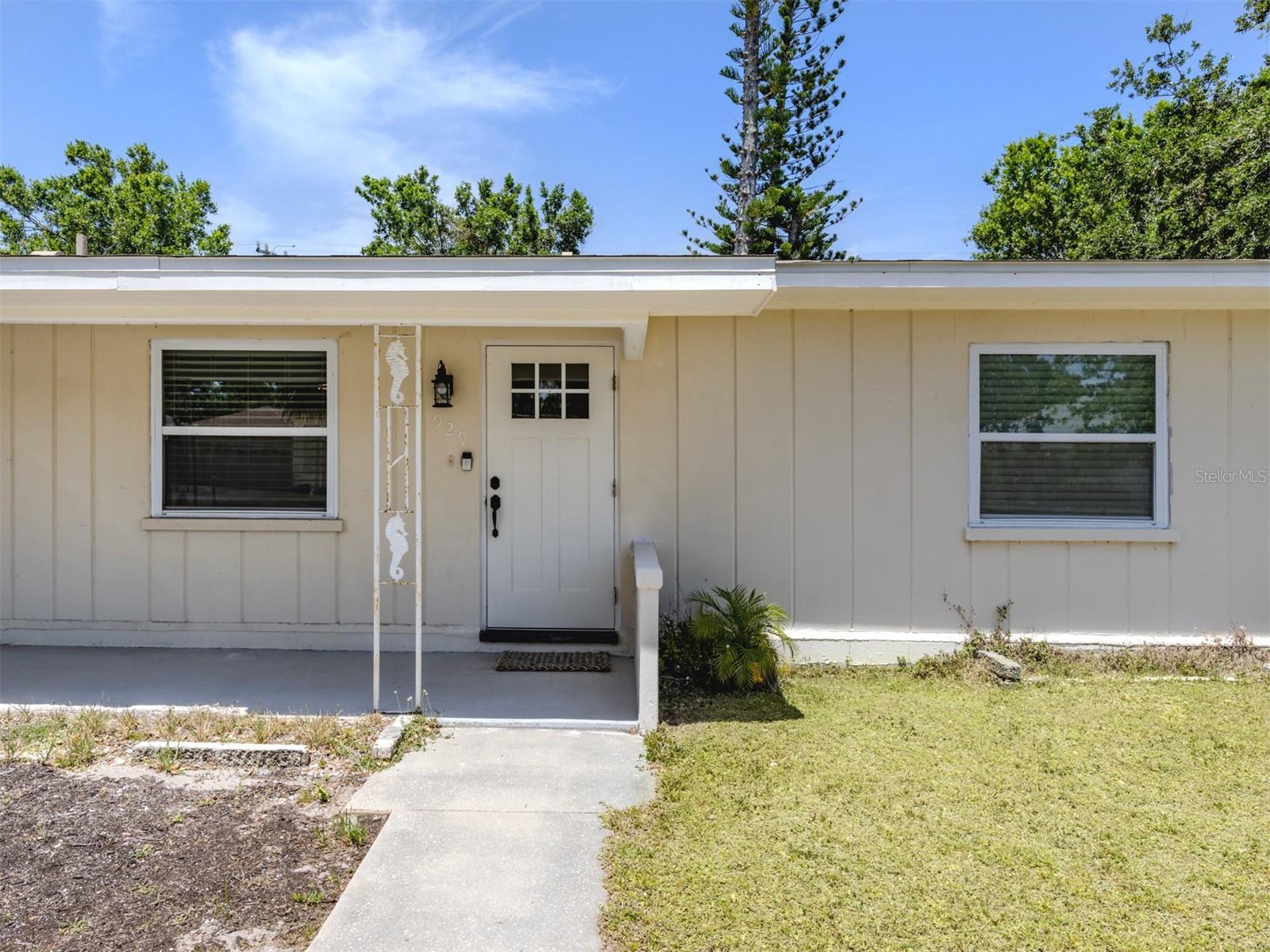 Image 21 of 50 For 929 Cypress Avenue