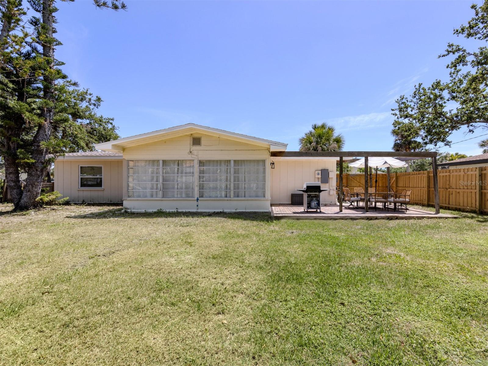 Image 31 of 50 For 929 Cypress Avenue