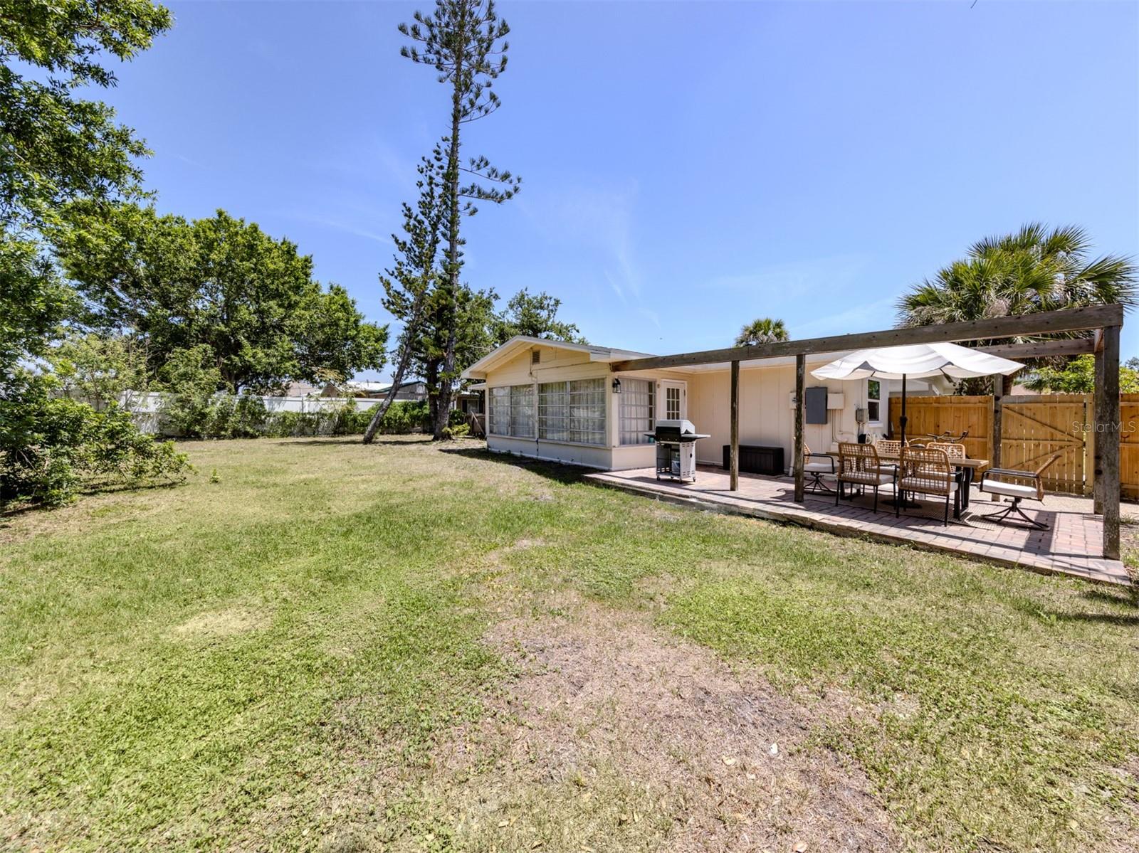Image 34 of 50 For 929 Cypress Avenue