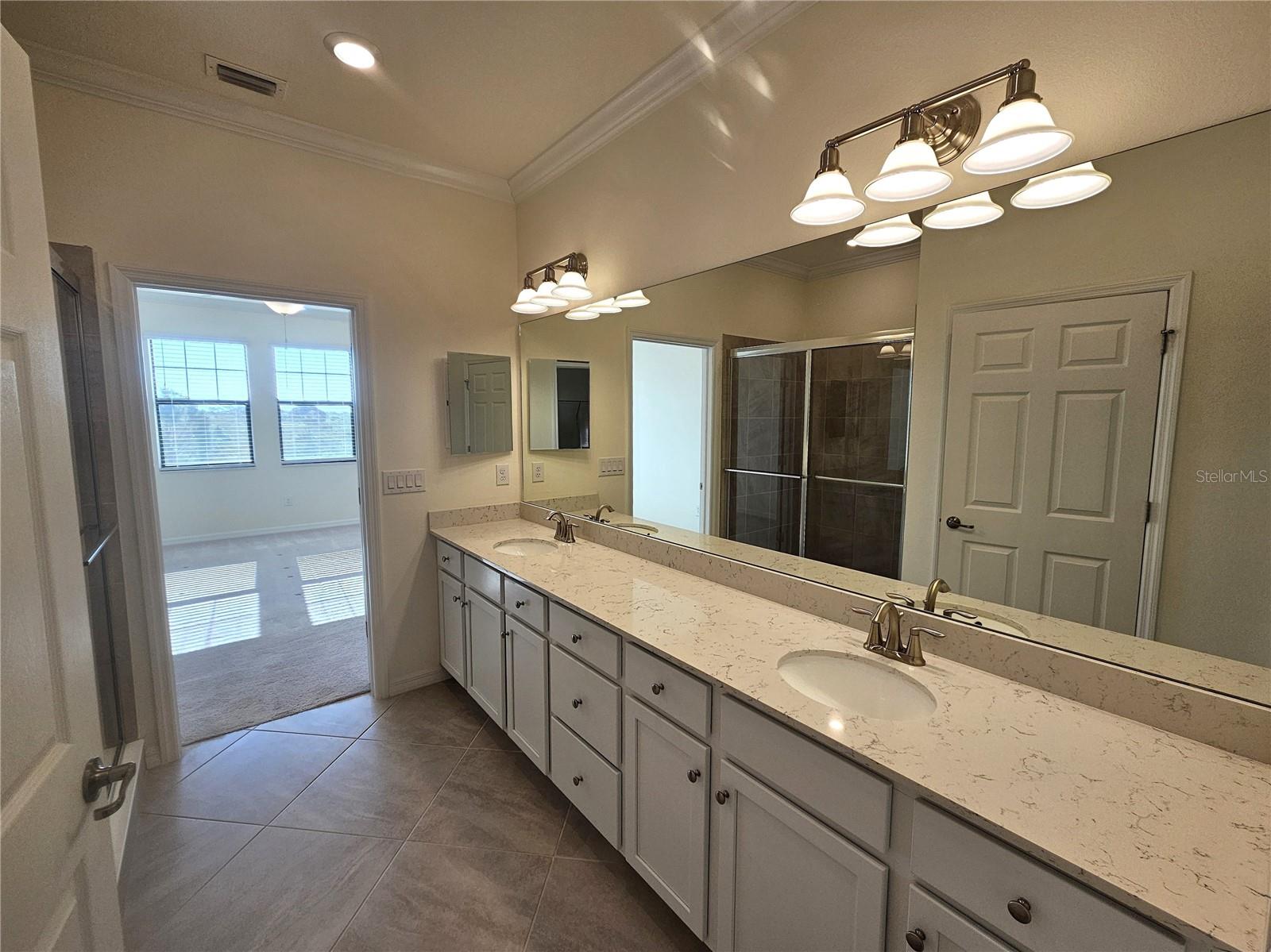 Image 20 of 38 For 10039 Crooked Creek Drive 203