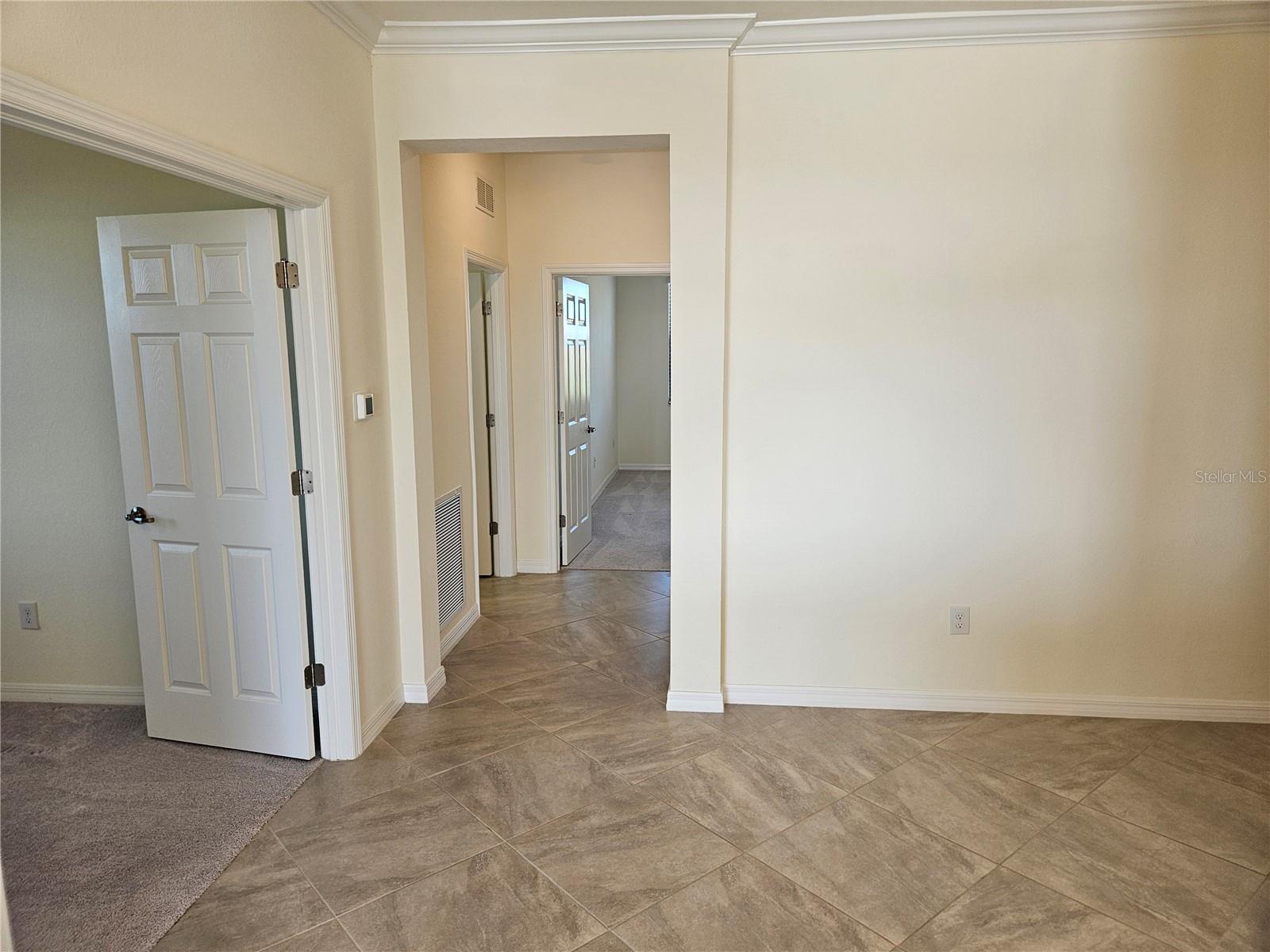 Image 23 of 38 For 10039 Crooked Creek Drive 203