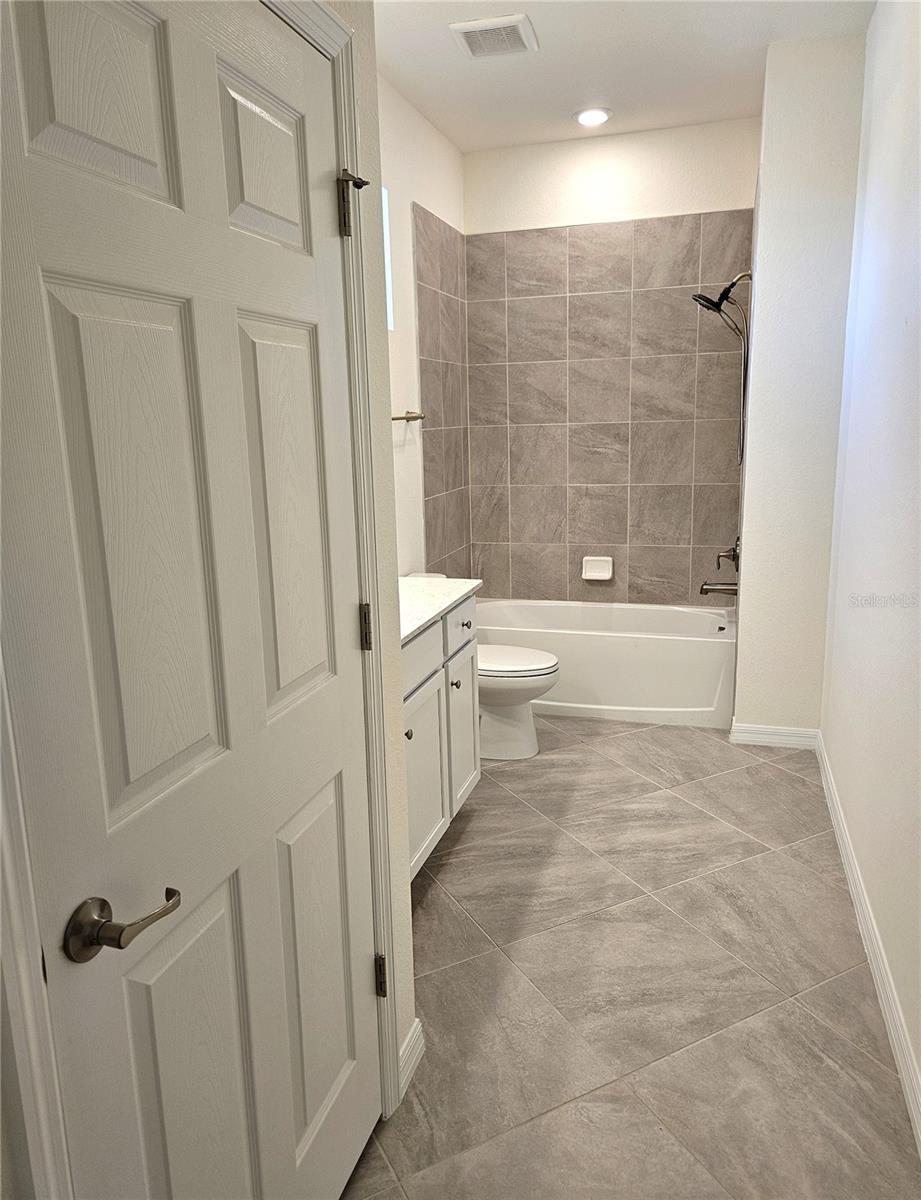 Image 26 of 38 For 10039 Crooked Creek Drive 203