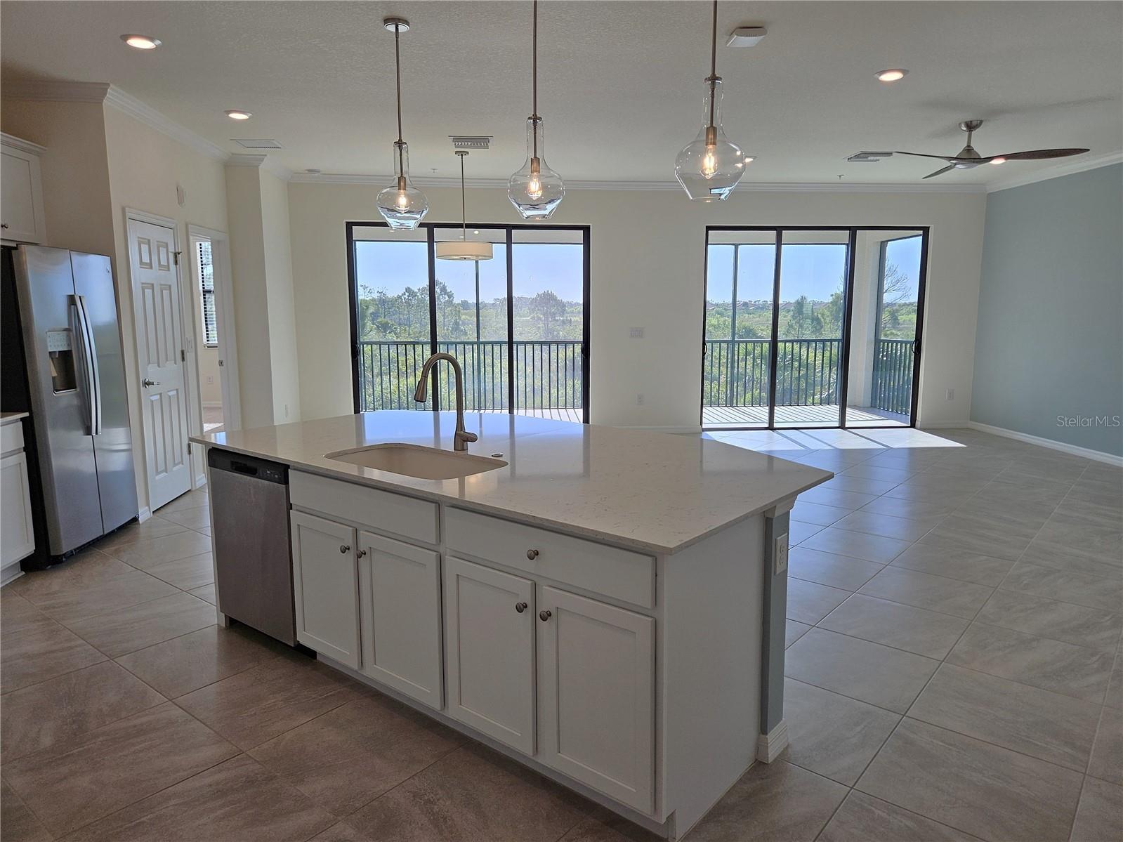 Image 6 of 38 For 10039 Crooked Creek Drive 203