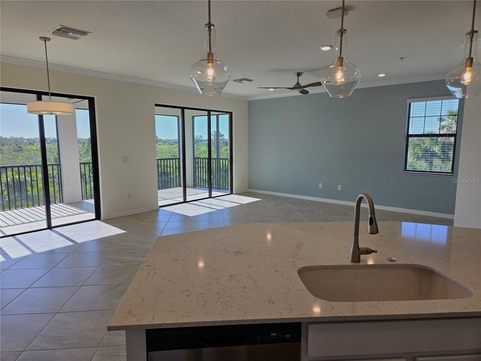 Image 8 of 38 For 10039 Crooked Creek Drive 203
