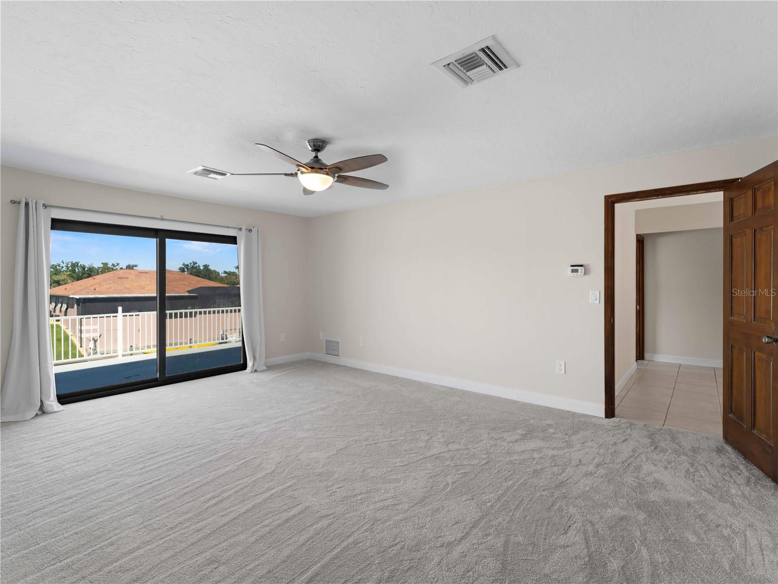 Image 32 of 72 For 318 Oakwood Circle