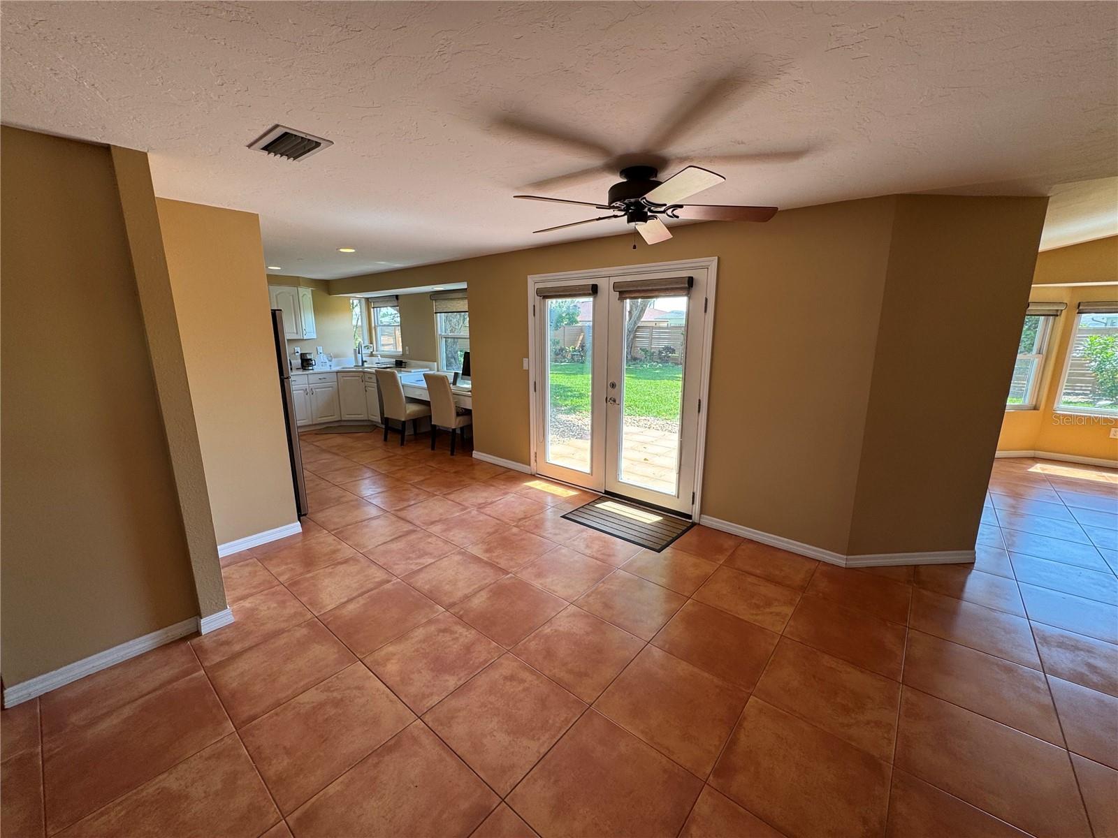 Image 4 of 38 For 1238 Waterside Lane