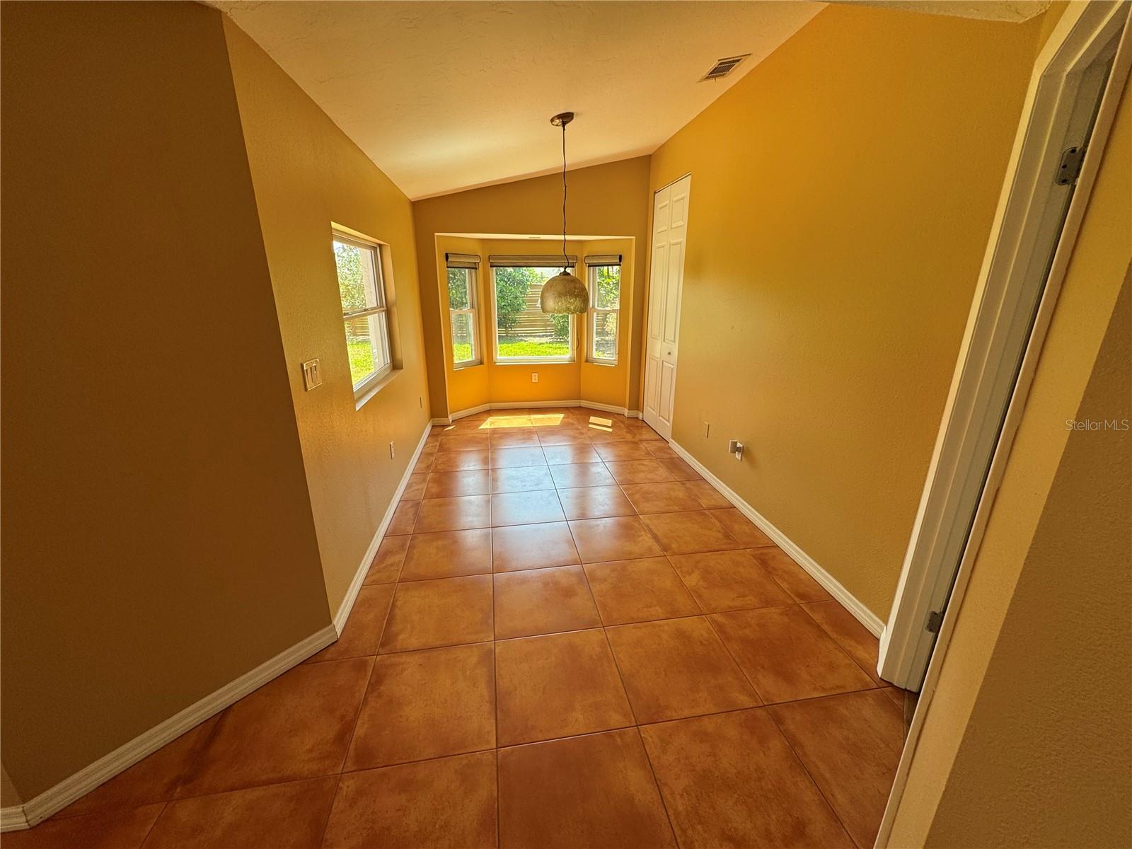 Image 9 of 38 For 1238 Waterside Lane