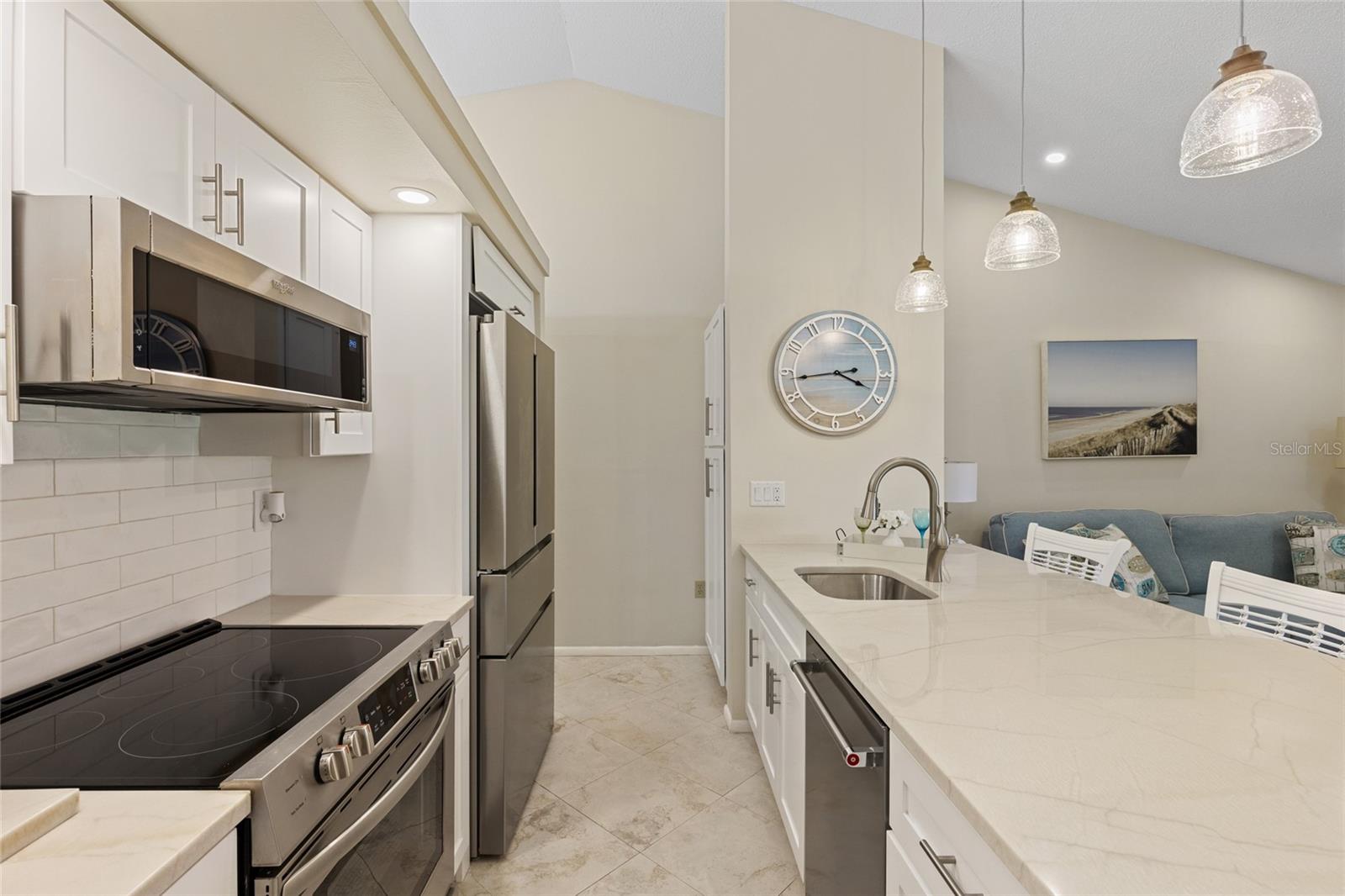 Image 12 of 66 For 1025 Capri Isles Boulevard 18
