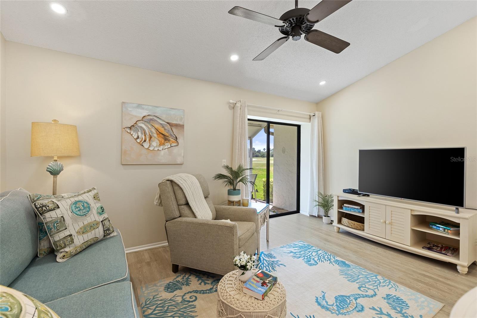 Image 19 of 66 For 1025 Capri Isles Boulevard 18