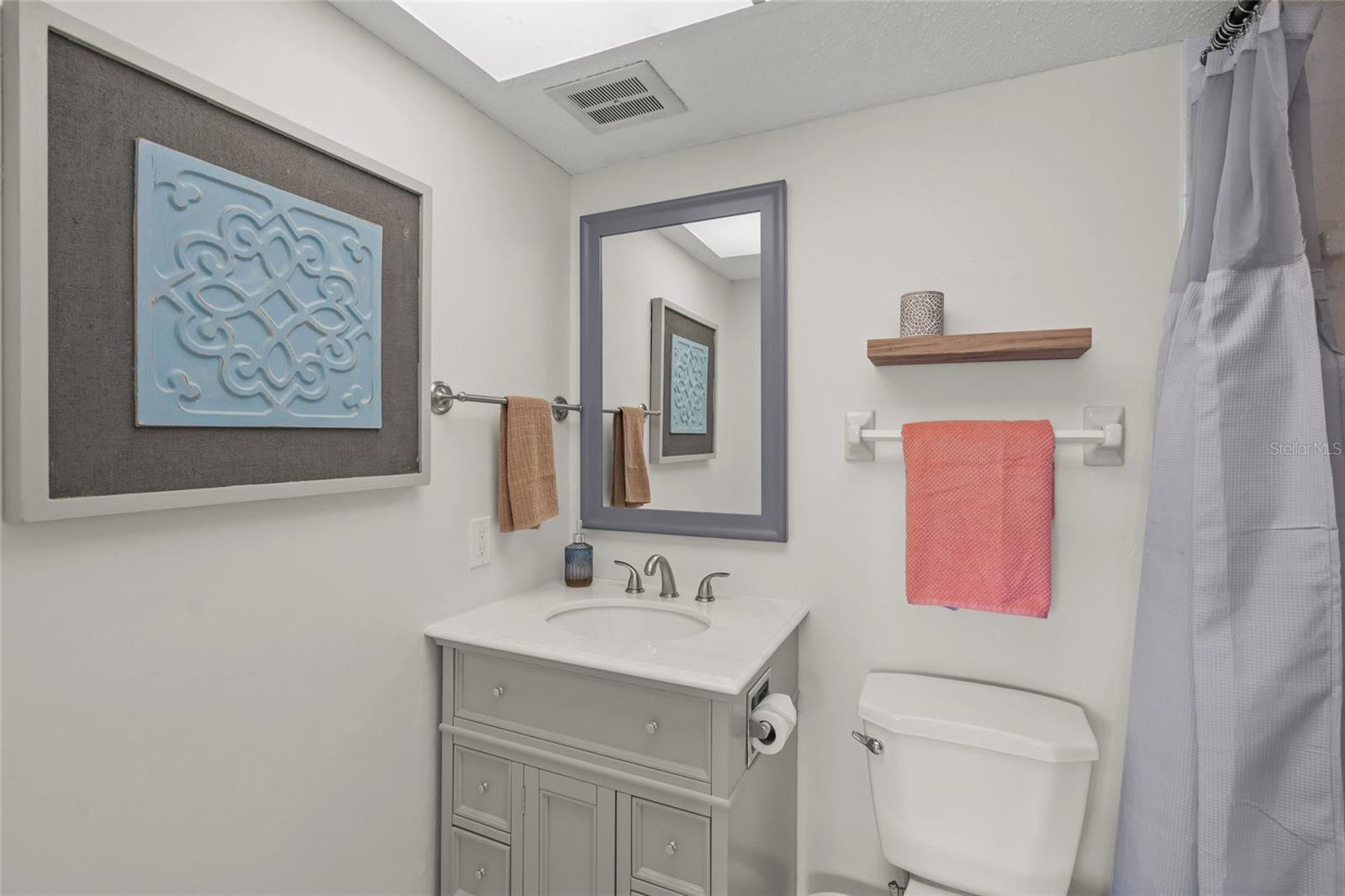 Image 20 of 38 For 708 Tamiami Trail S 319