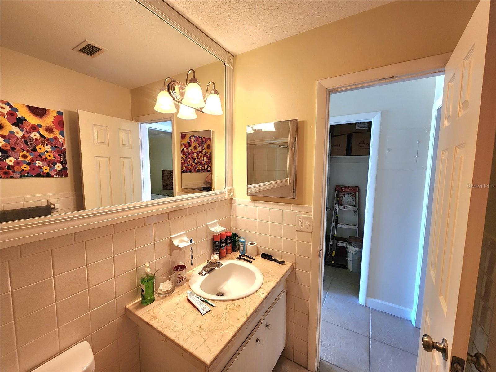 Image 8 of 24 For 525 Manatee Court 13