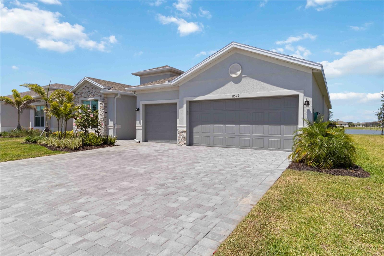 Image 3 of 60 For 8529 Saint Kitts Circle