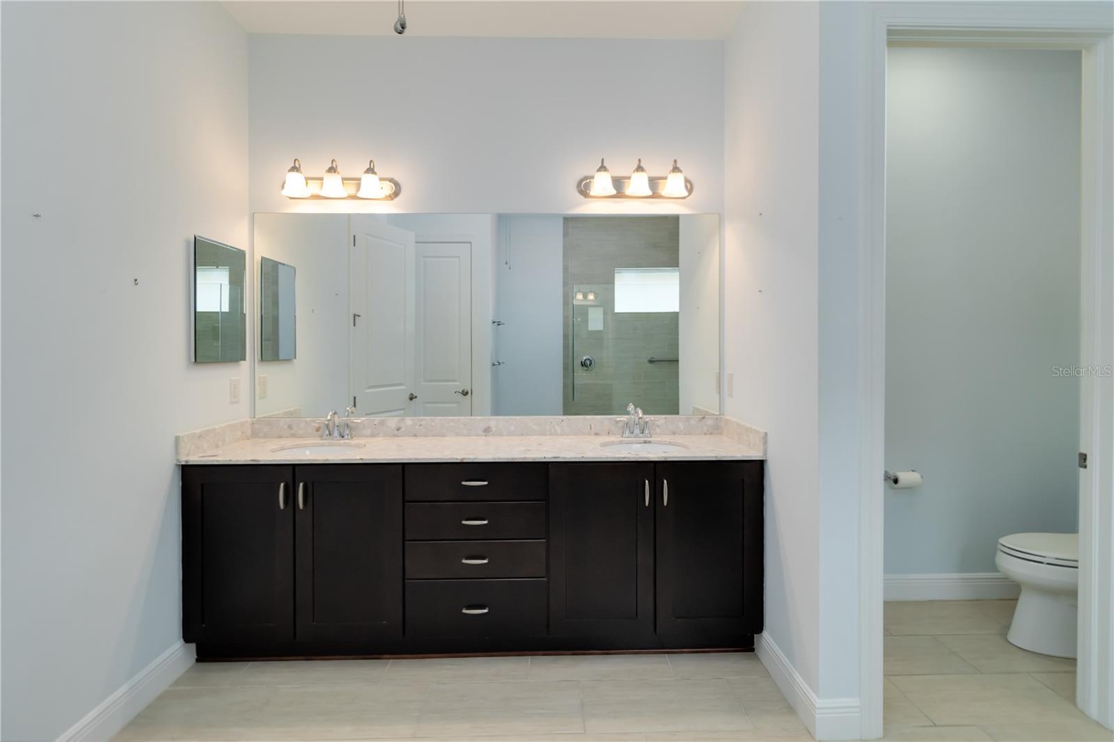 Image 21 of 74 For 10618 Corkwood Court