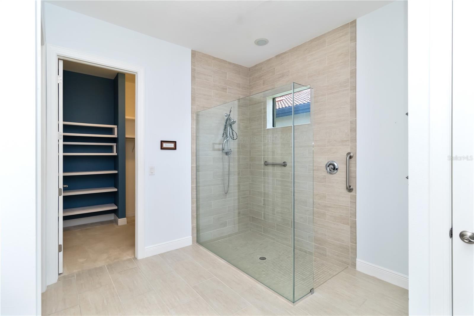 Image 23 of 74 For 10618 Corkwood Court