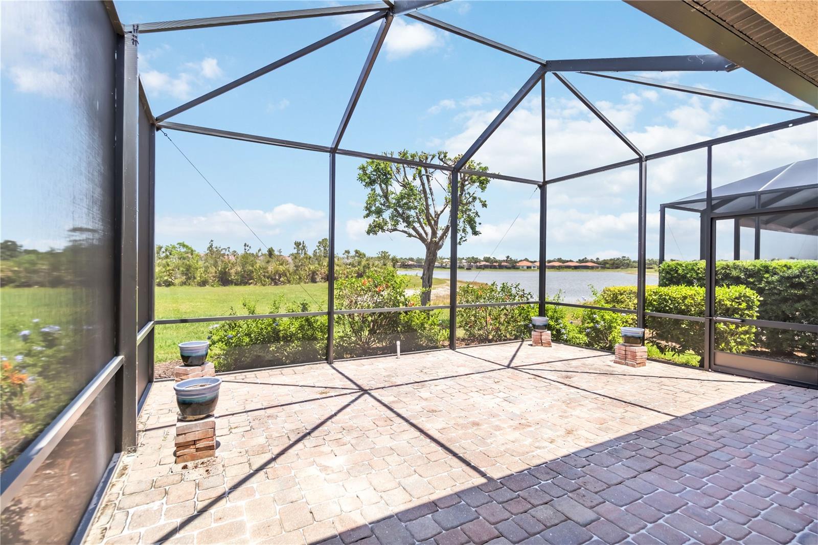 Image 35 of 74 For 10618 Corkwood Court