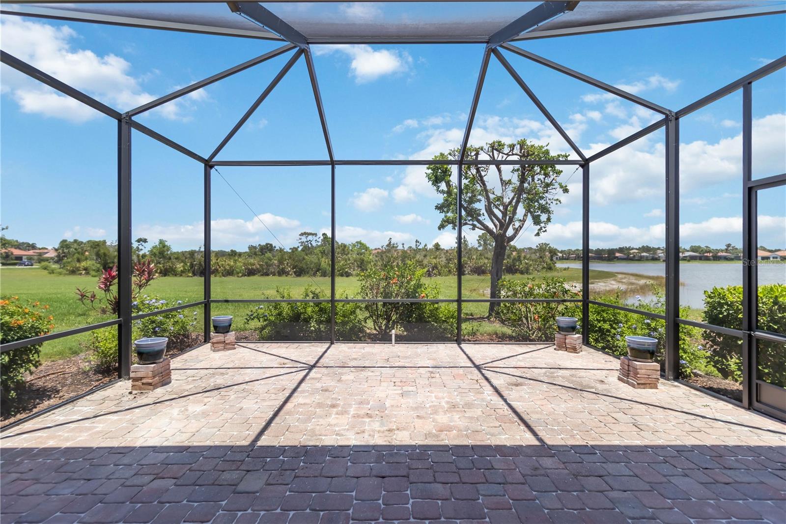 Image 36 of 74 For 10618 Corkwood Court