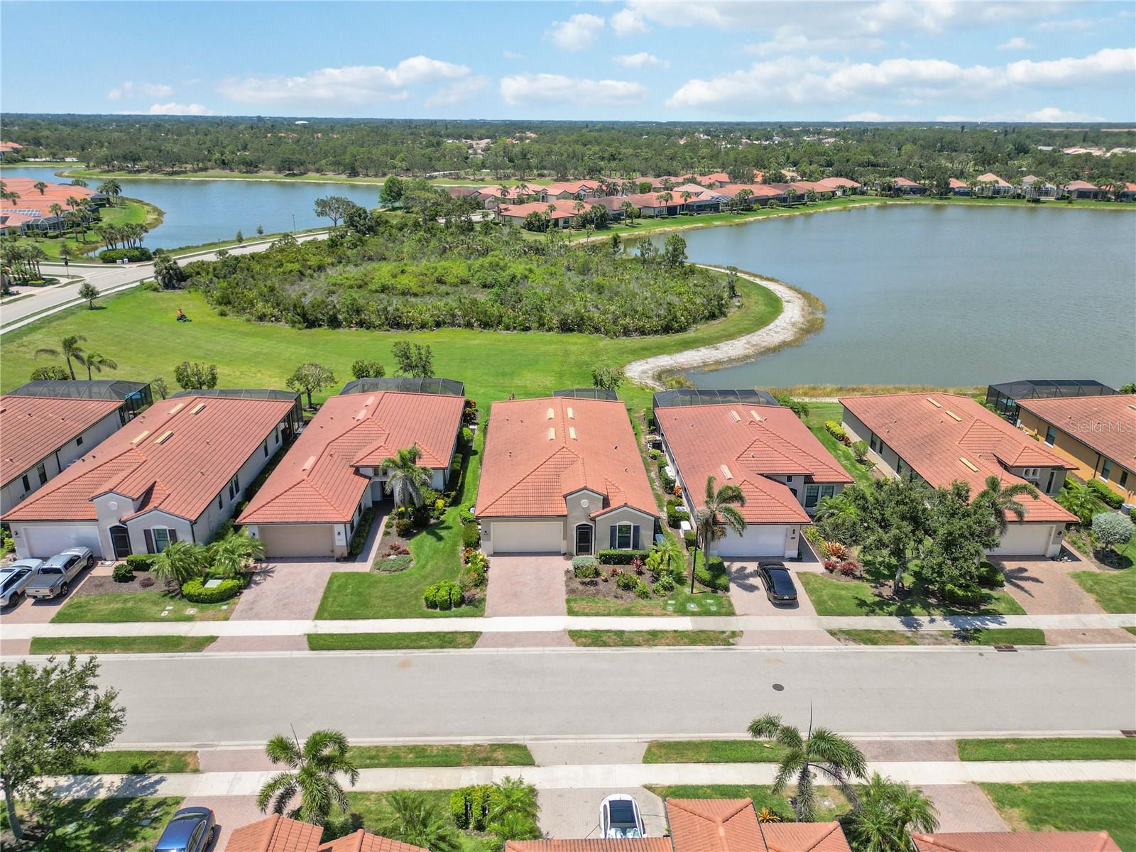 Image 43 of 74 For 10618 Corkwood Court