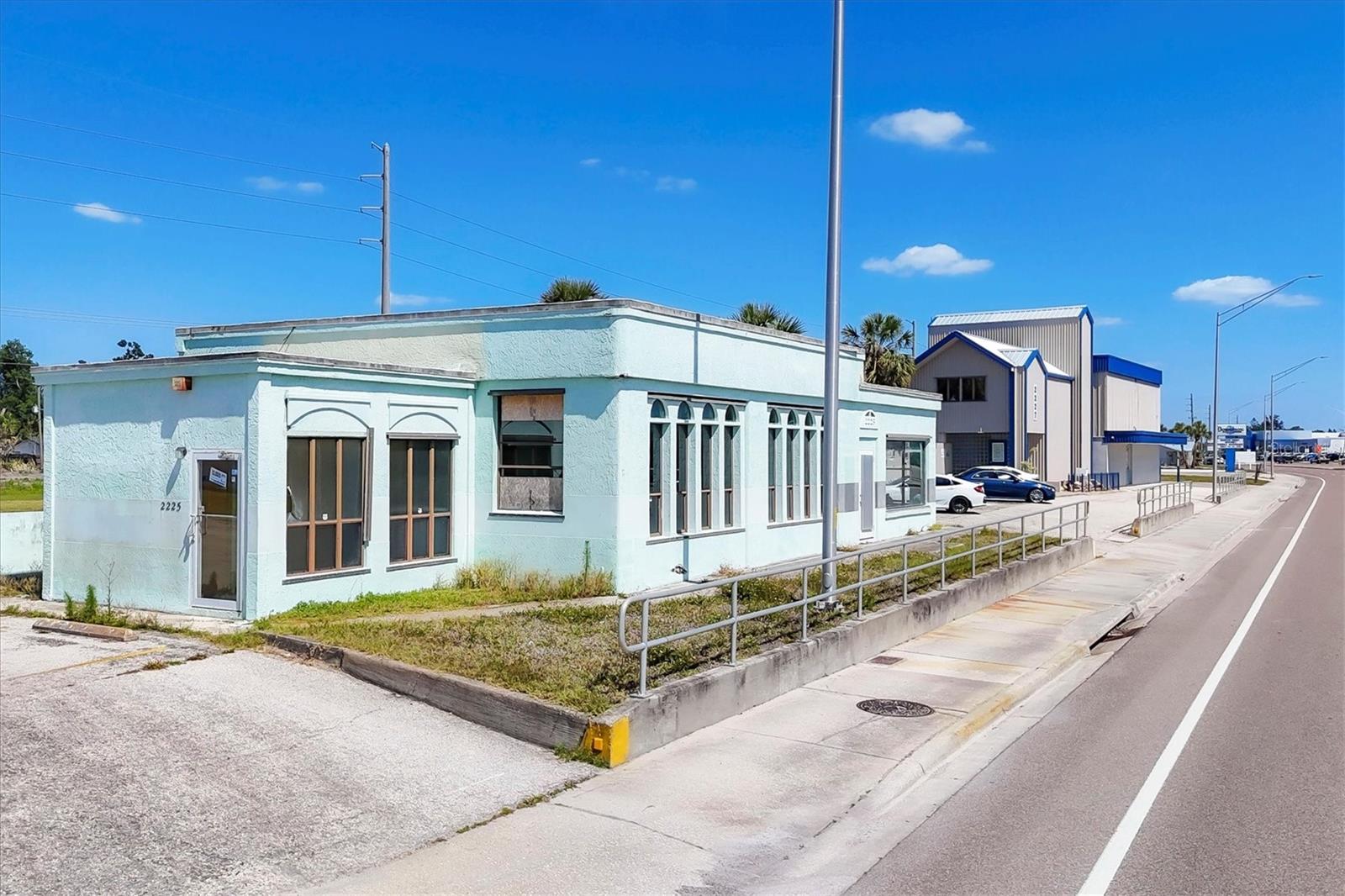 Image 12 of 45 For 2225 Tamiami Tr S