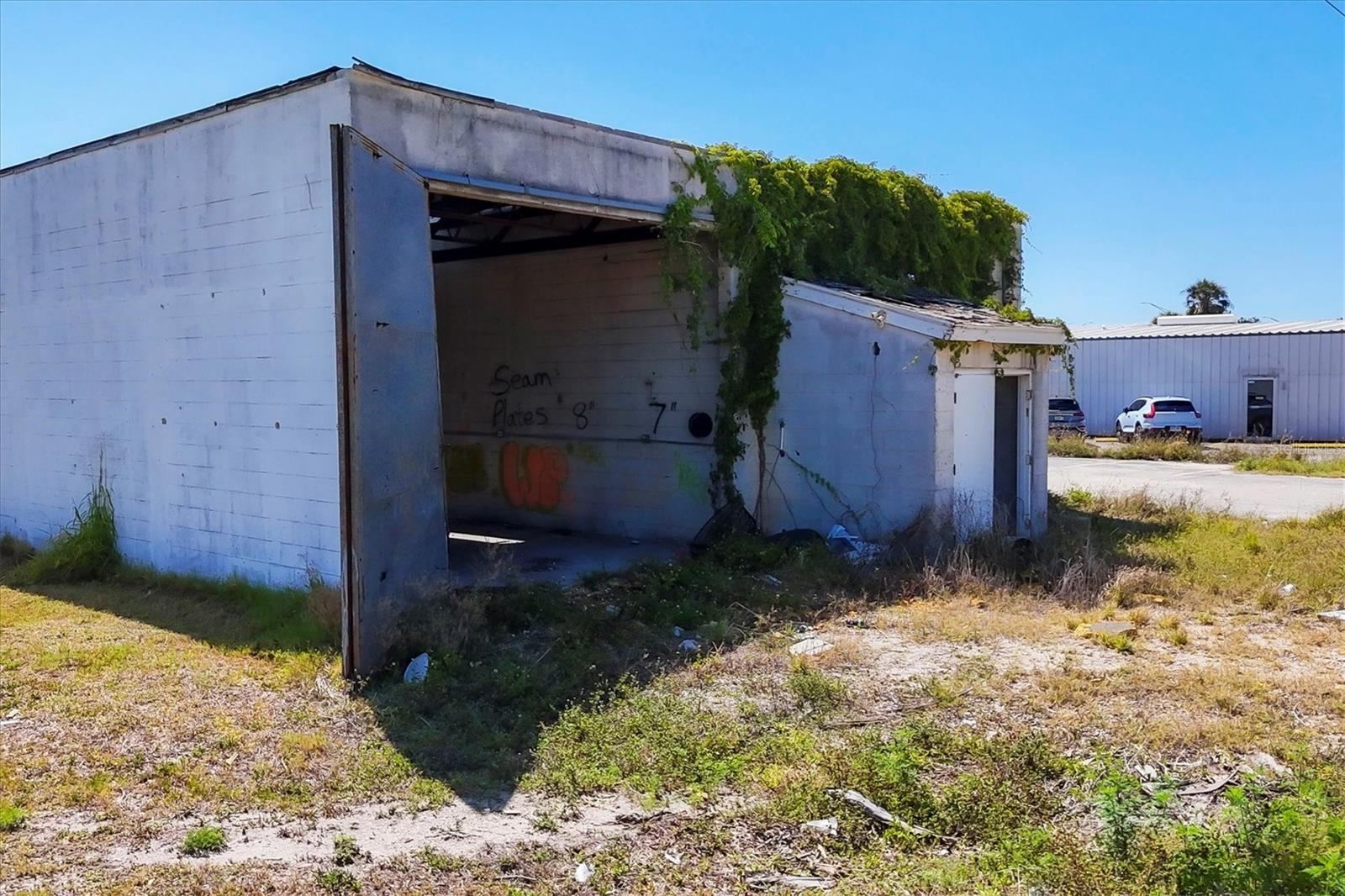 Image 16 of 45 For 2225 Tamiami Tr S