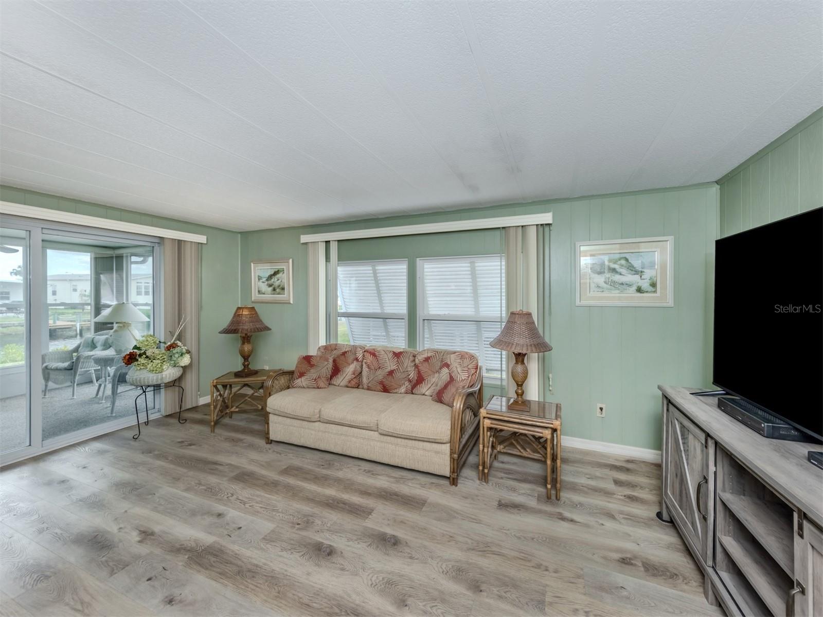 Image 10 of 59 For 798 Fairmount Drive