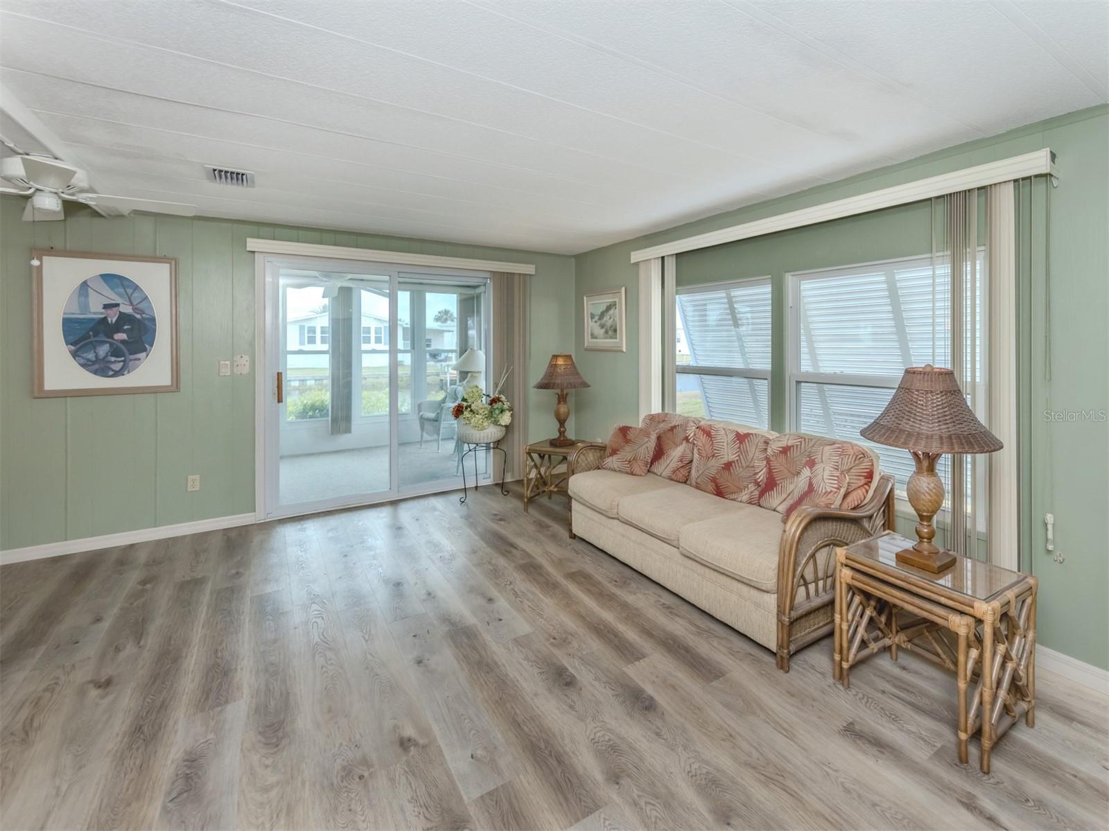 Image 11 of 59 For 798 Fairmount Drive