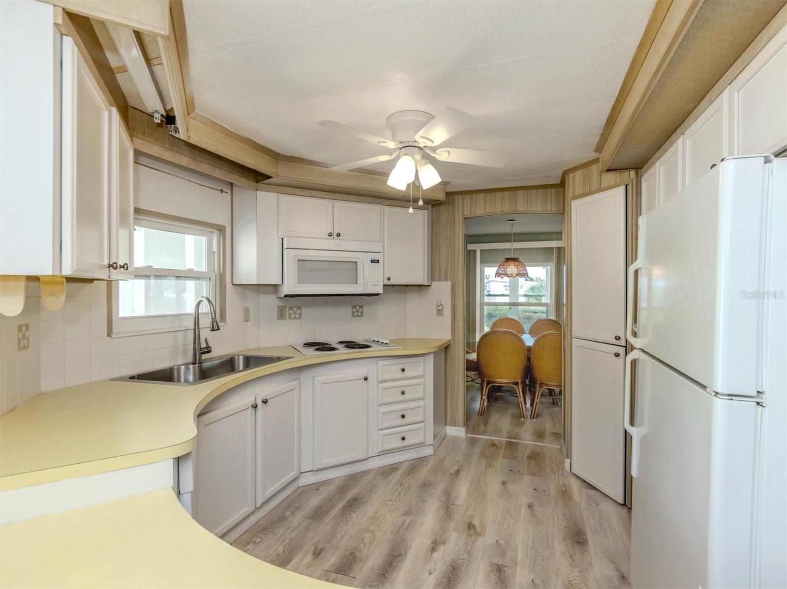 Image 16 of 59 For 798 Fairmount Drive