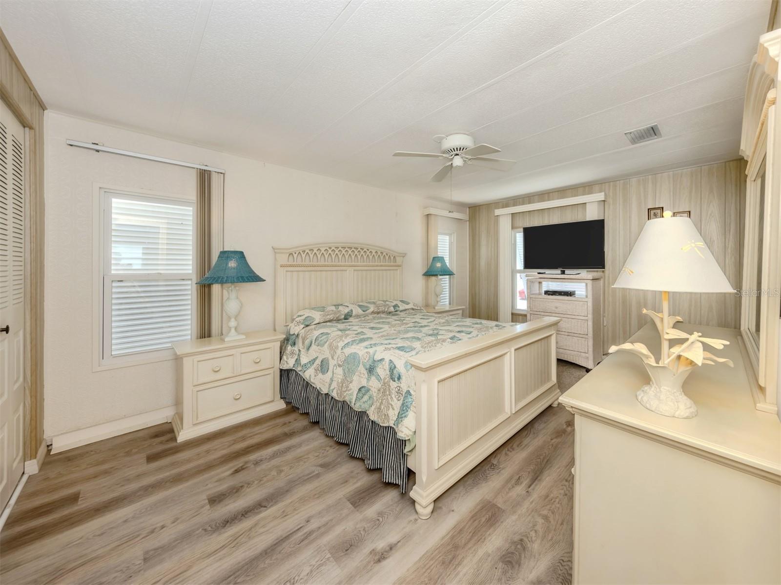 Image 23 of 59 For 798 Fairmount Drive