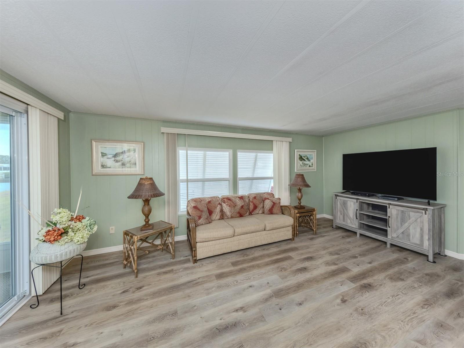 Image 9 of 59 For 798 Fairmount Drive