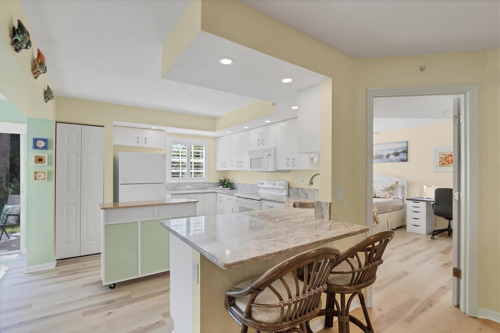 Image 12 of 45 For 819 Montrose Drive 102