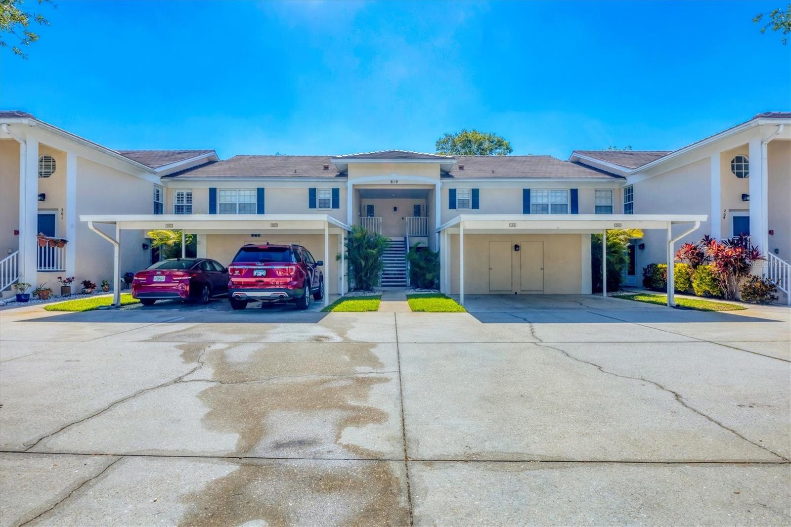 Image 3 of 45 For 819 Montrose Drive 102