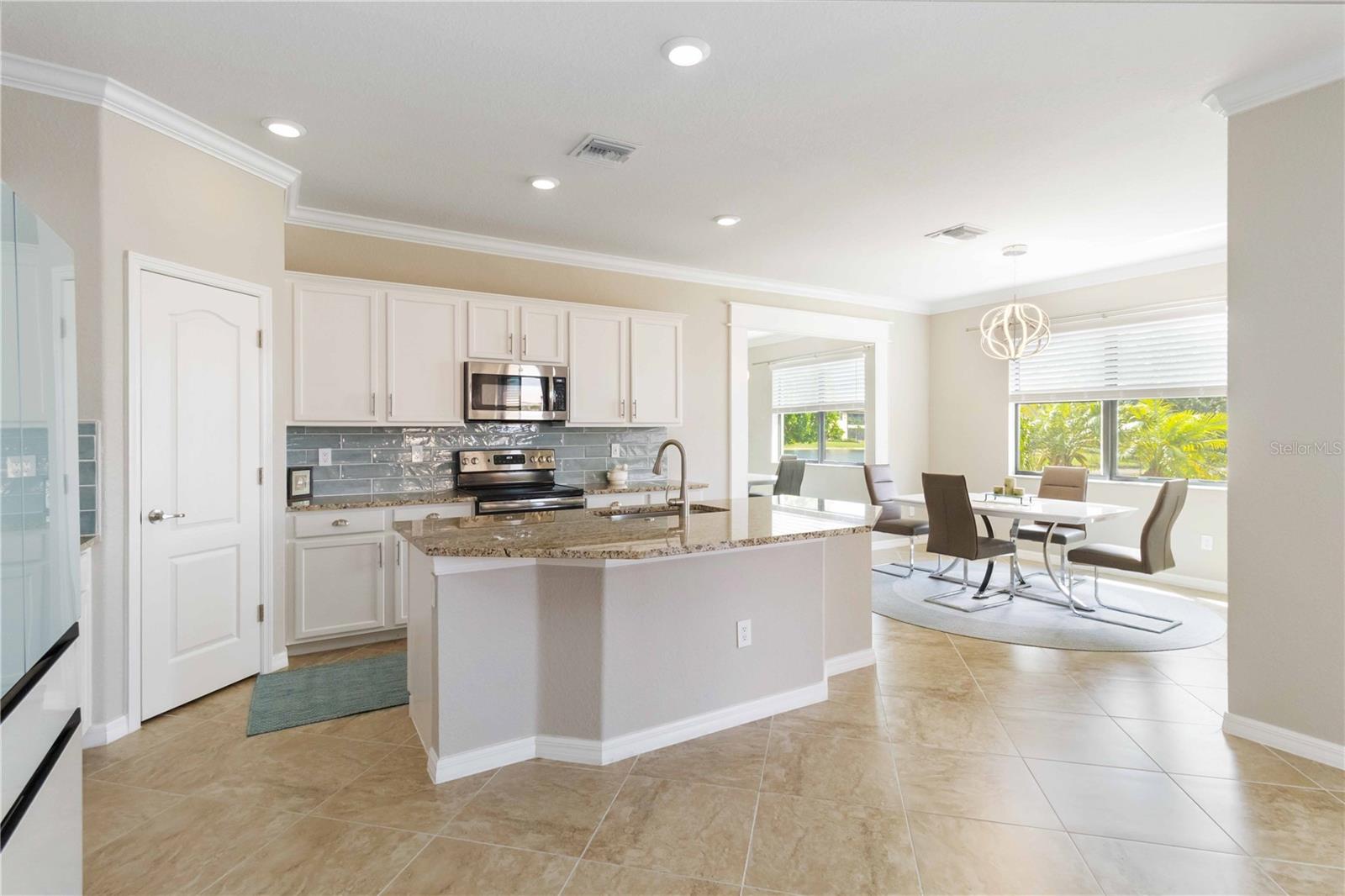Image 13 of 70 For 10093 Cozy Grove Drive