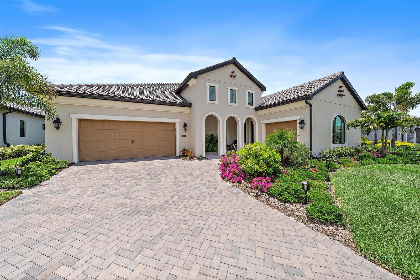 Image 22 of 38 For 284 Bocelli Dr.