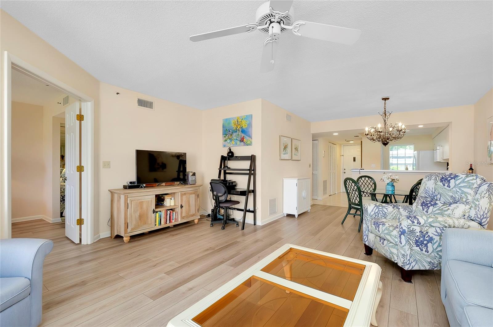 Image 14 of 53 For 1018 Wexford Boulevard 1018