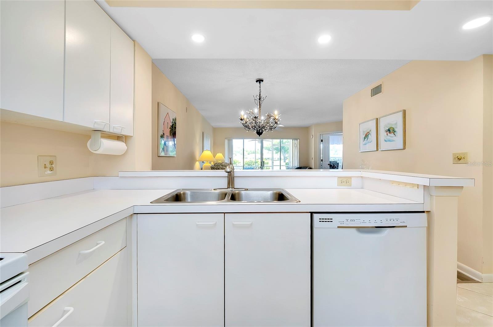 Image 4 of 53 For 1018 Wexford Boulevard 1018