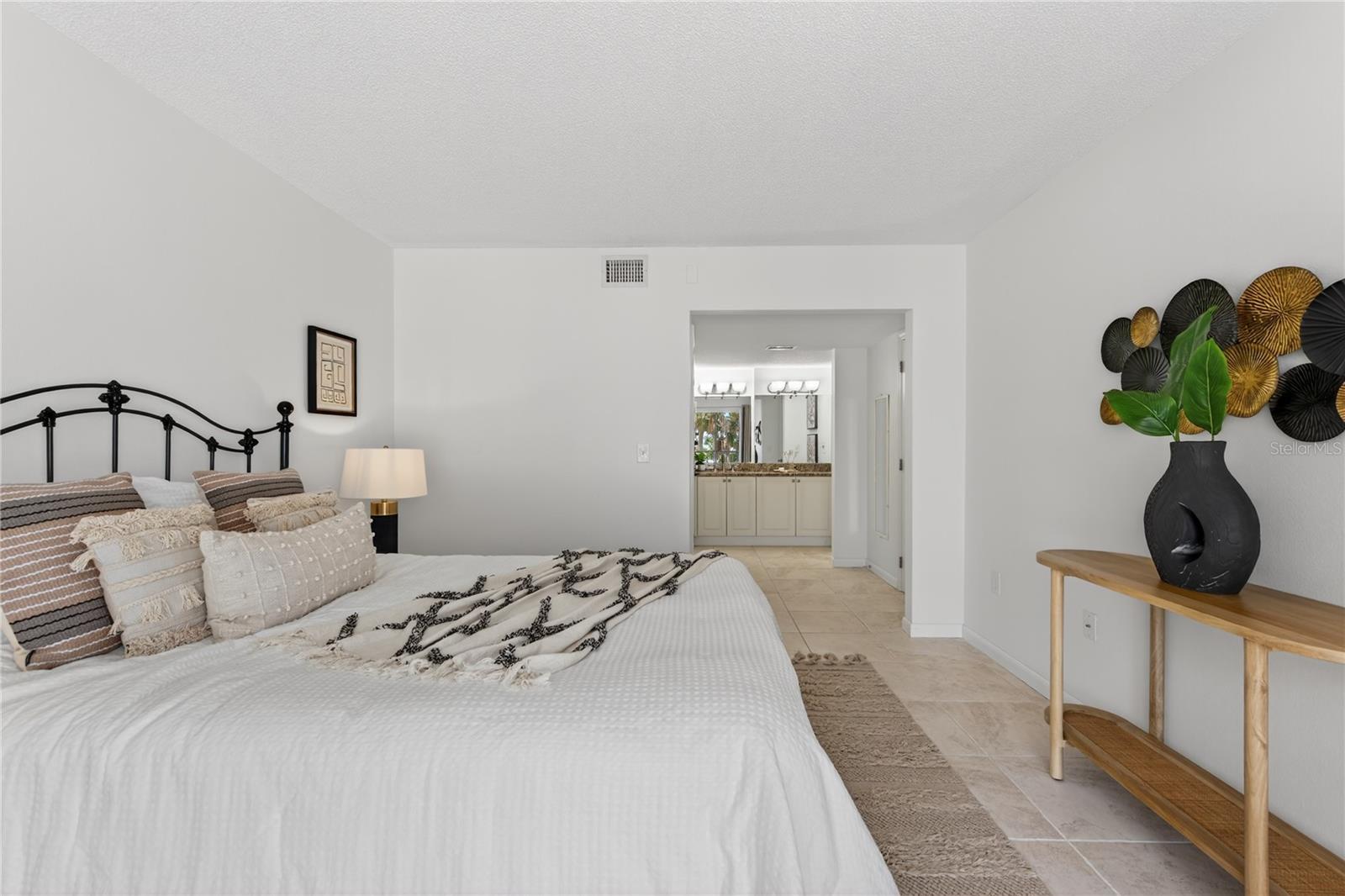 Image 11 of 27 For 5031 Beach Road 118