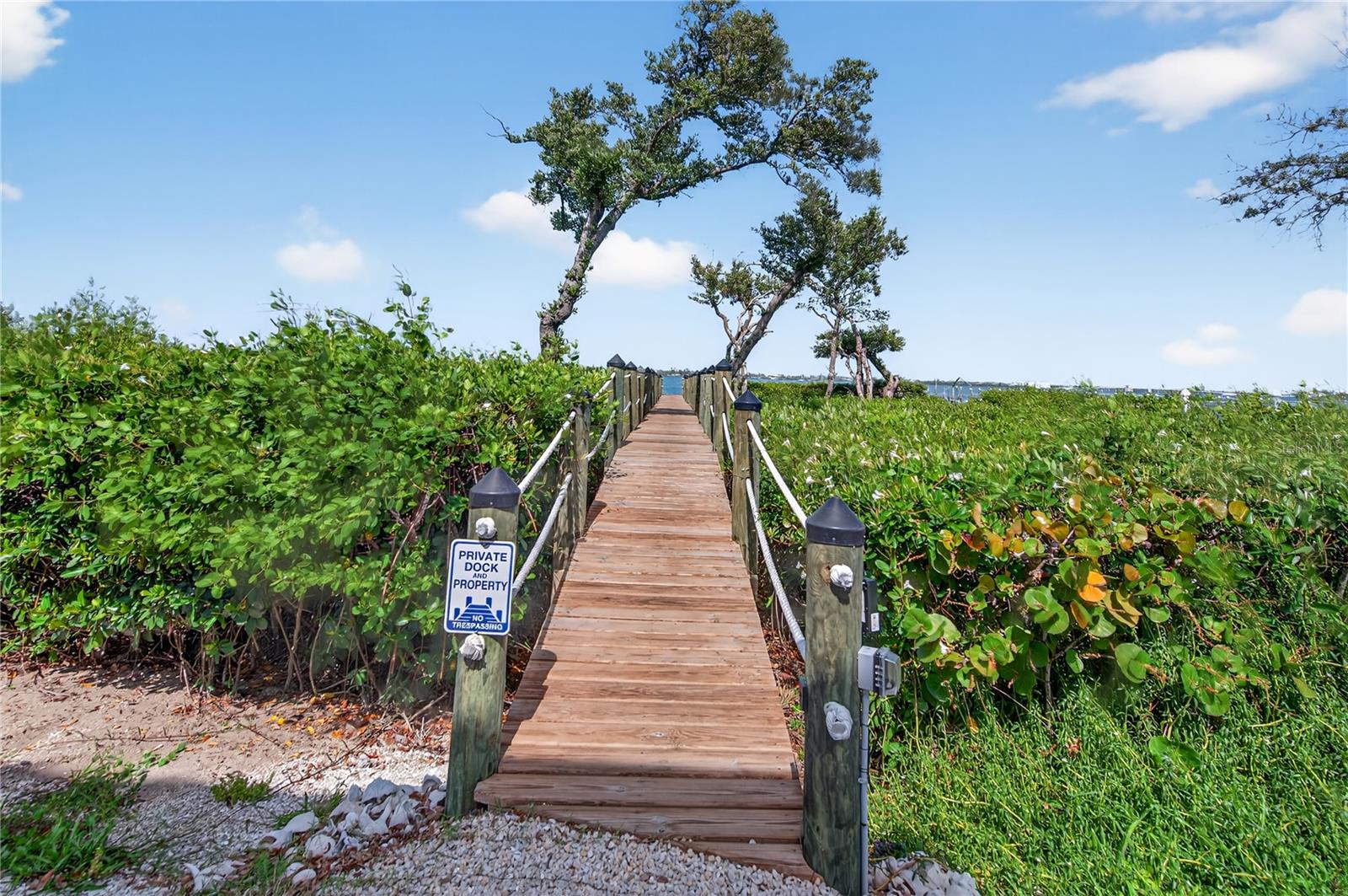 Image 18 of 27 For 5031 Beach Road 118