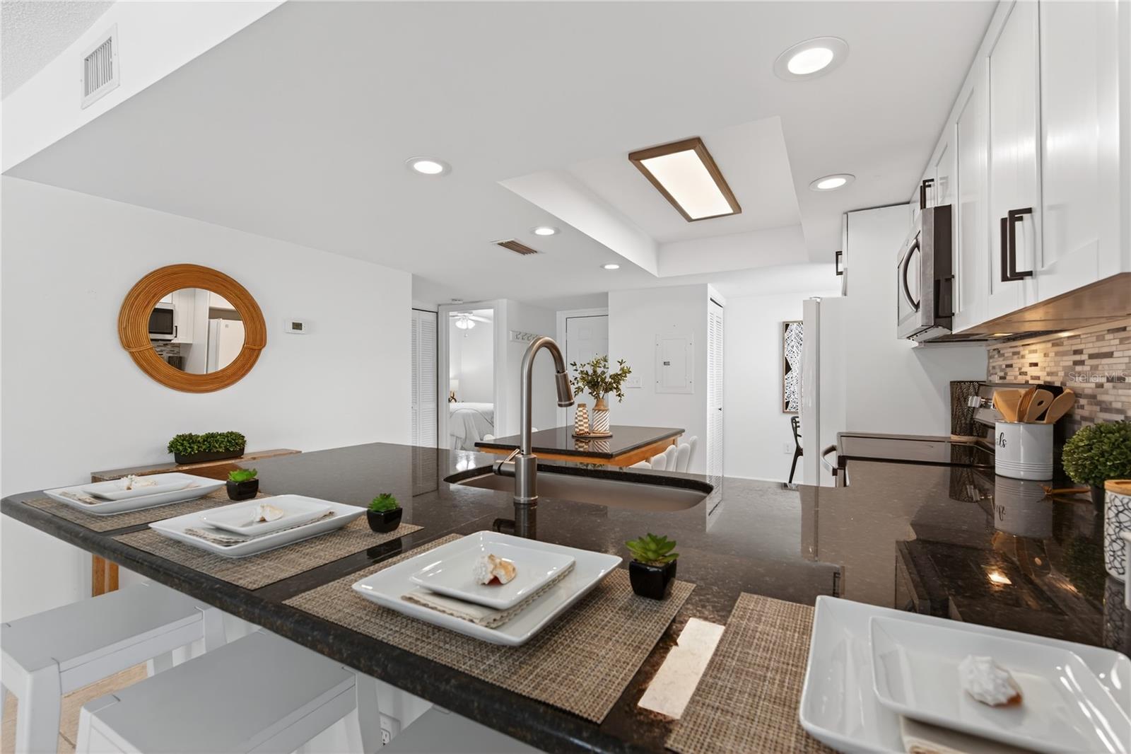 Image 6 of 27 For 5031 Beach Road 118