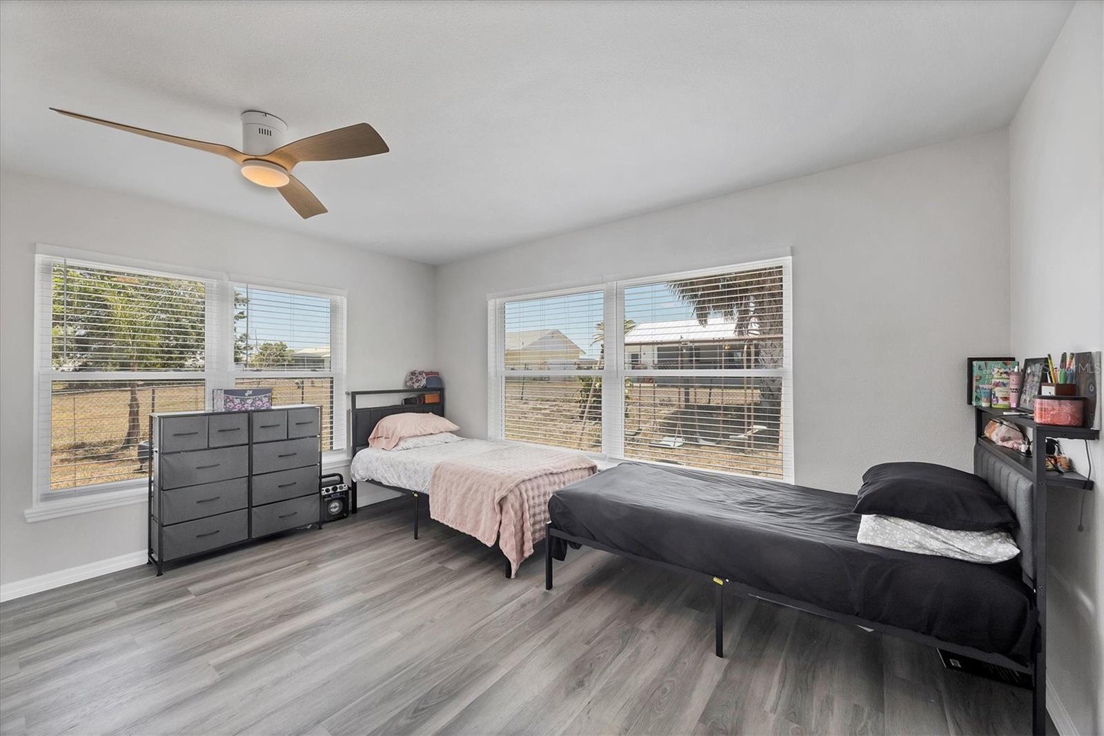 Image 13 of 26 For 13579 Romford Avenue