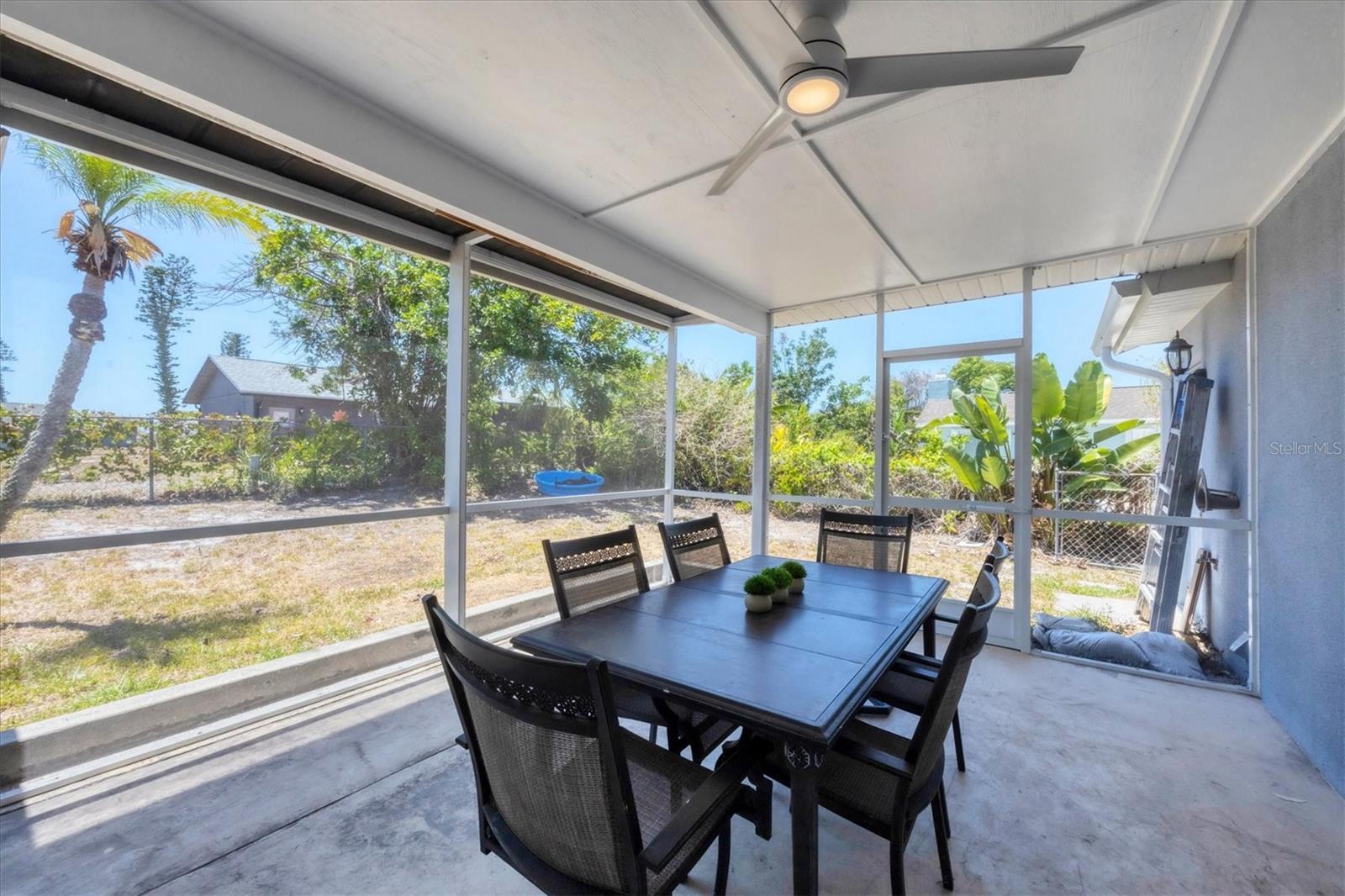 Image 15 of 26 For 13579 Romford Avenue