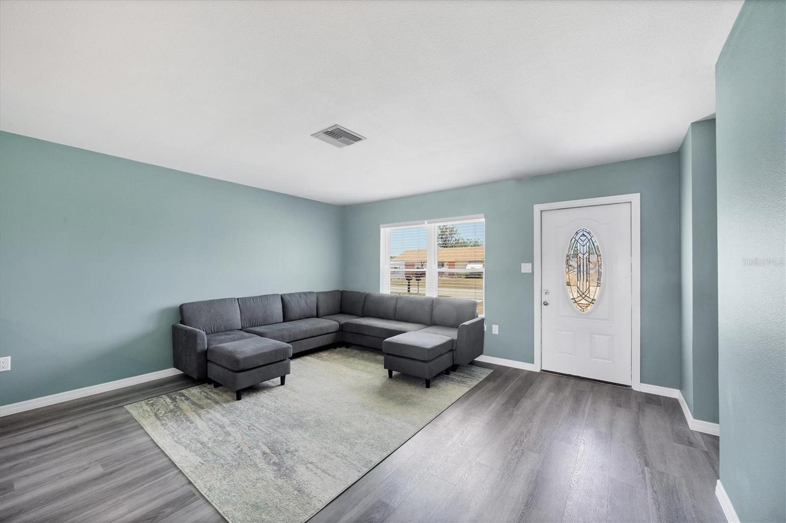 Image 3 of 26 For 13579 Romford Avenue