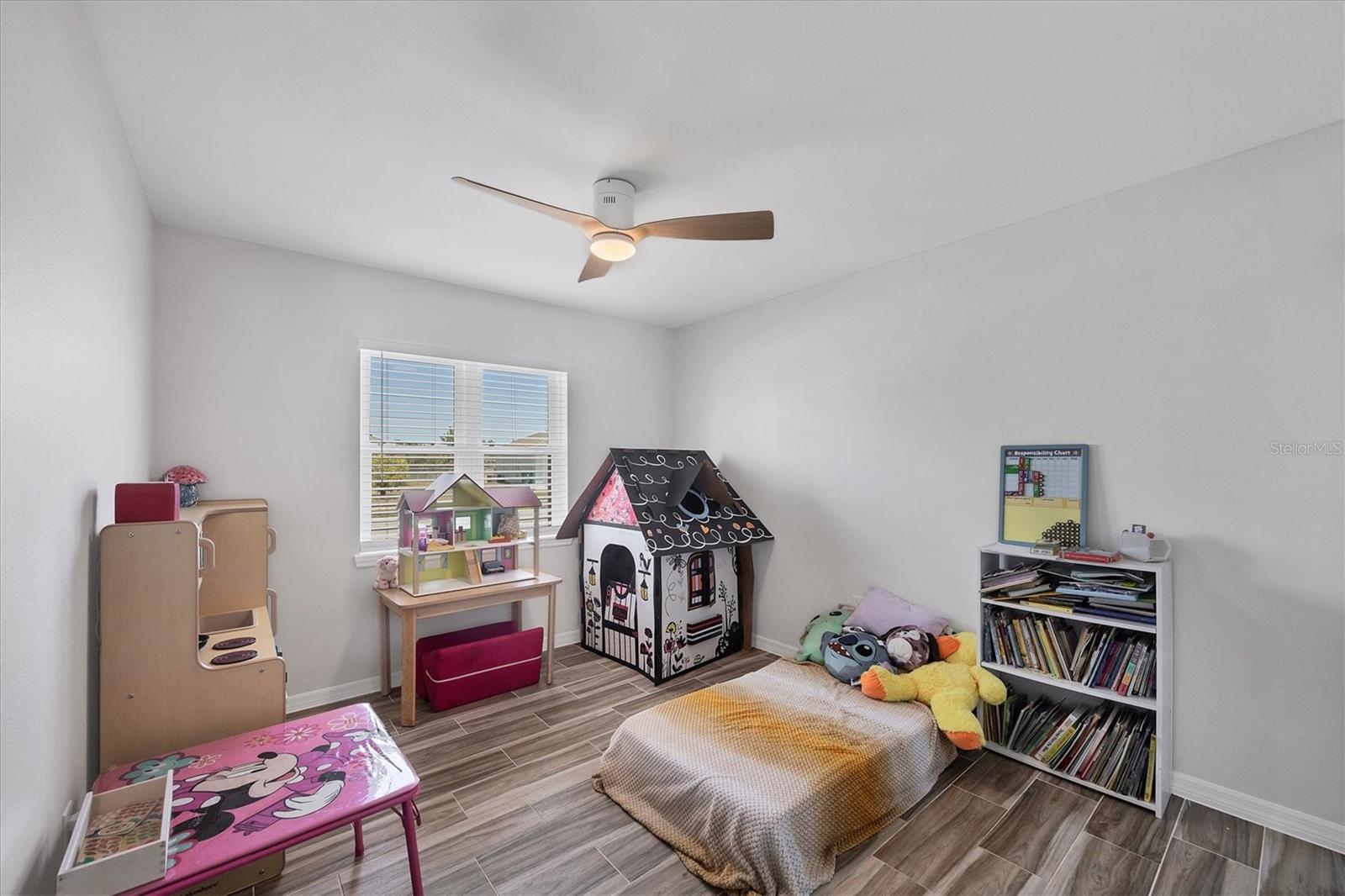 Image 9 of 26 For 13579 Romford Avenue