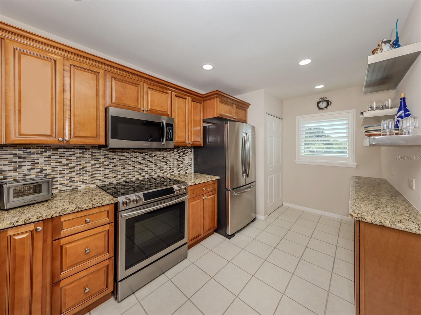Image 10 of 58 For 770 Village Circle 232