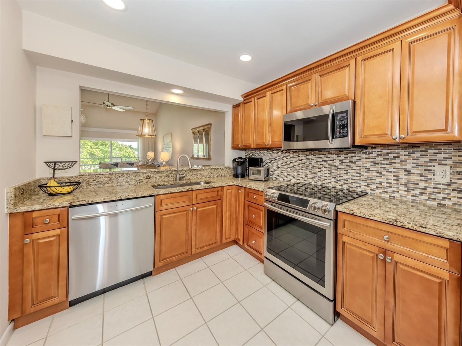 Image 8 of 58 For 770 Village Circle 232