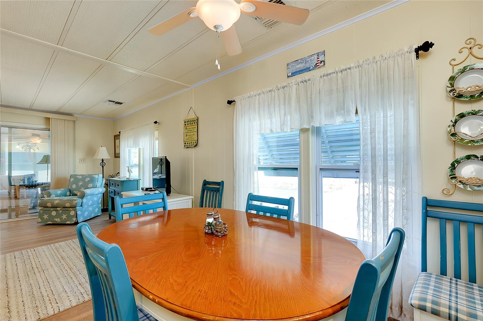 Image 13 of 37 For 881 Grado Drive