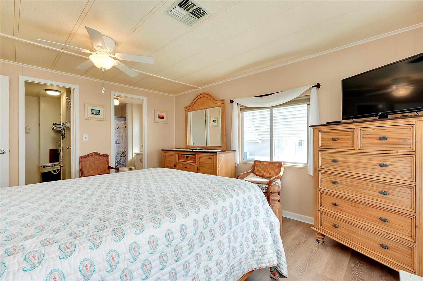 Image 15 of 37 For 881 Grado Drive